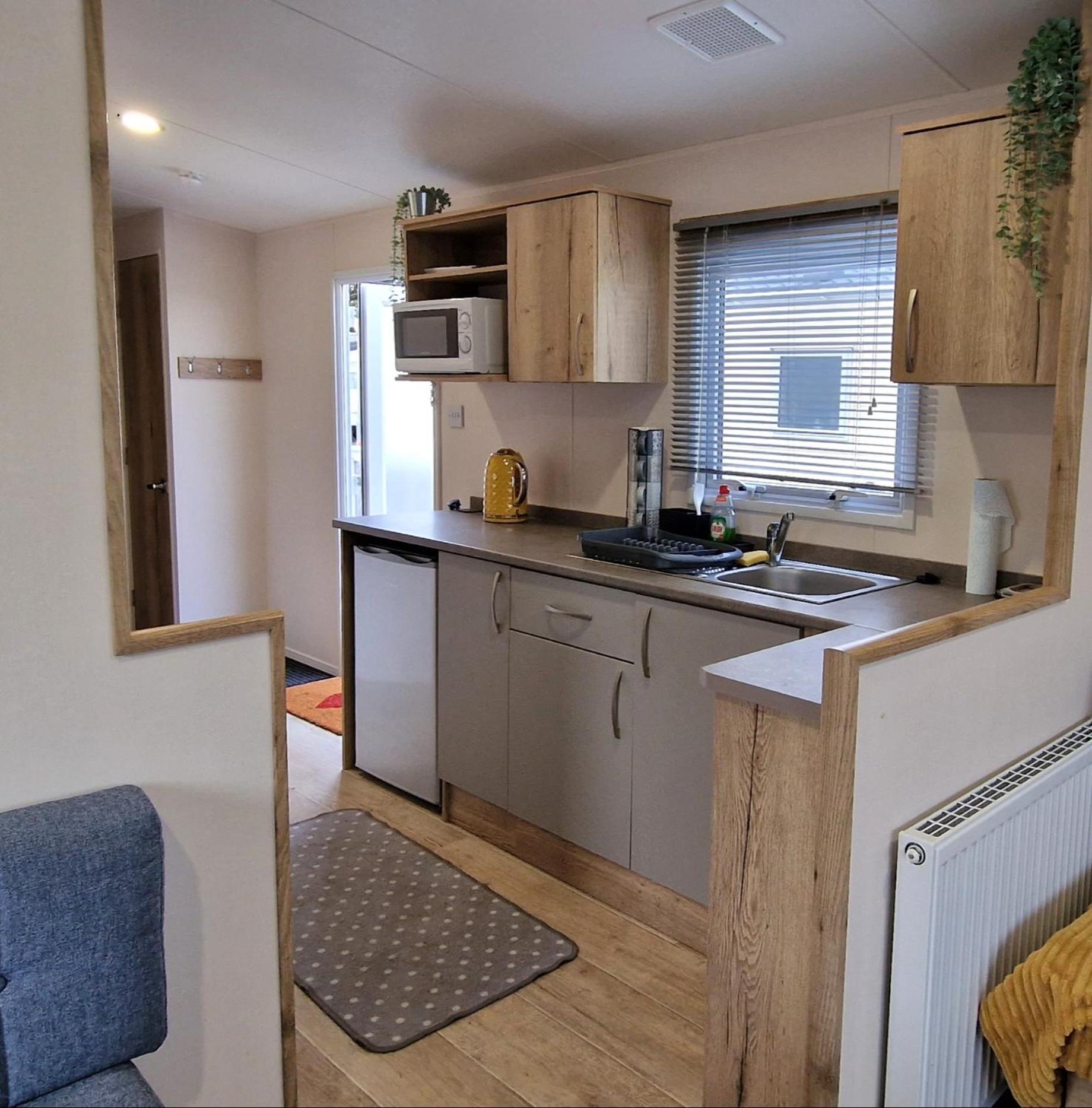 Cwtch, White Horse, Seal Bay Holiday home *
